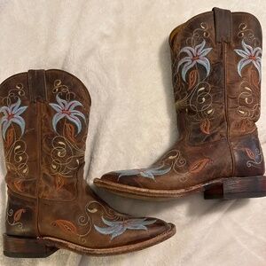 Tony Lama cowgirl boots. Embroidered floral design